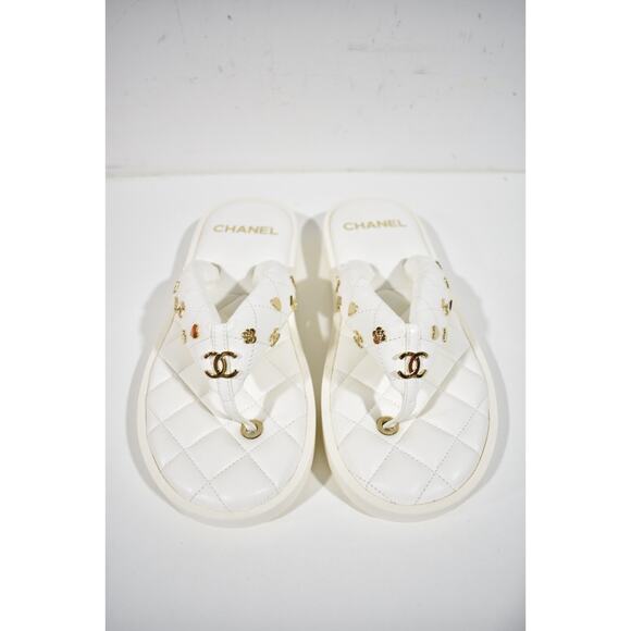 Chanel 23P White Quilted Charms Padded Pool Thong Logo Mule Slide Flat Sandal 35 - Picture 8 of 12